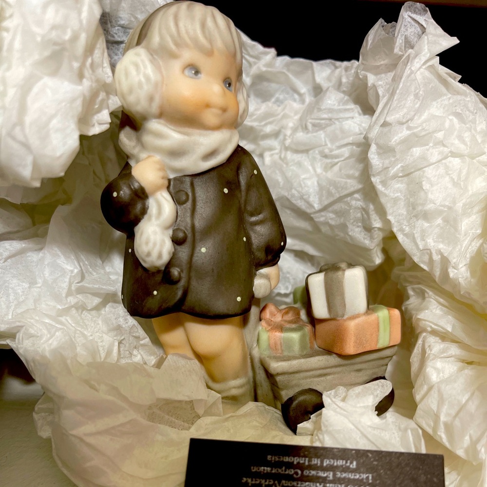 Kim Anderson’s Pretty as a picture figurine “ Friendship is a forever gift”